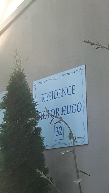 Residence V-Hugo Montfermeil Екстер'єр фото